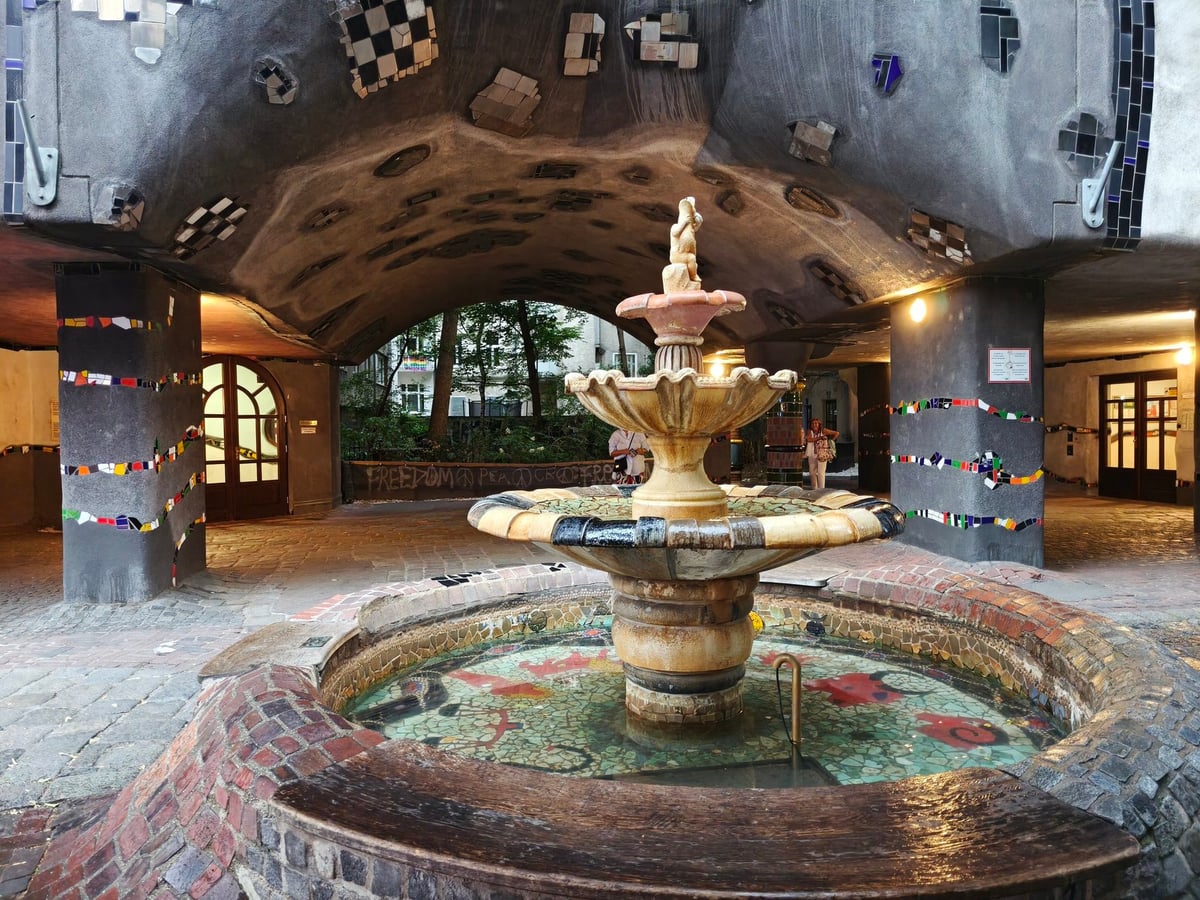 Hundertwasserhaus y arquitectura colorida de Viena