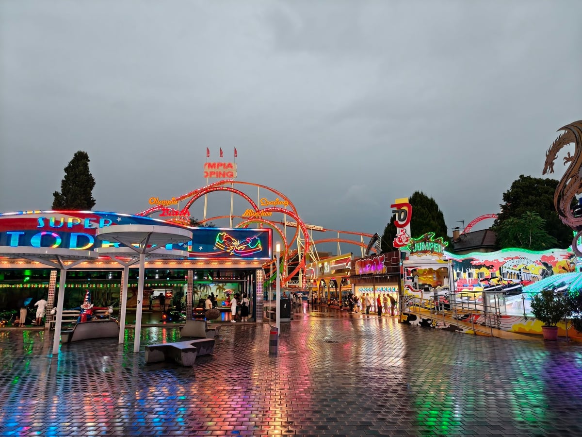Parque de atracciones Prater de Viena con su gran noria
